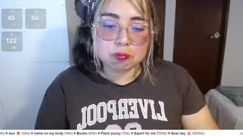 Snapshot of yini_angel07 chatting on June 2026 02:43:02 AM hii i am yini online show from June 2026 02:43:02 AM