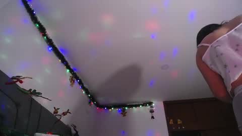 Yiny online show from December 2024 10:12:02 AM