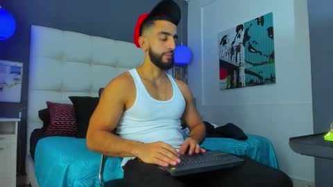 Yiyo online show from December 2025 04:21:01 AM