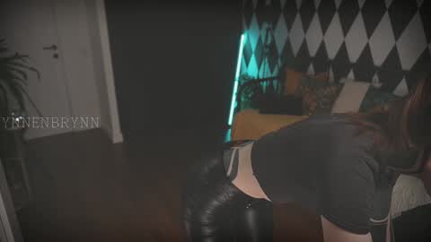 ynnenbrynn online show from December 2024 02:35:02 PM