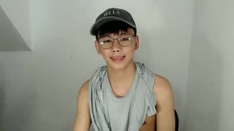 Snapshot of ynotyu chatting on April 2026 05:26:02 PM ynotyu online show from April 2026 05:26:02 PM