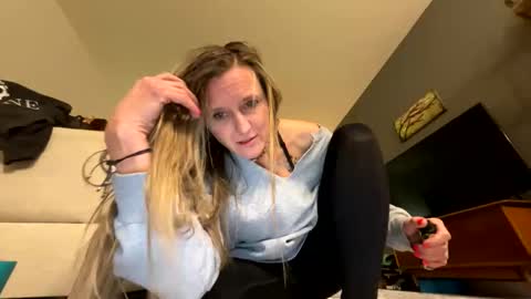 Snapshot of yogabuttttttt chatting on March 2025 06:27:01 AM yogabuttttttt online show from March 2025 06:27:01 AM