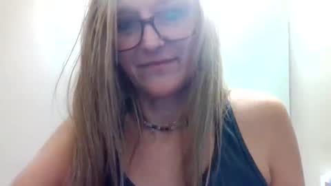 Snapshot of yogabuttttttt chatting on October 2025 02:41:02 AM yogabuttttttt online show from October 2025 02:41:02 AM