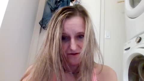 Snapshot of yogabuttttttt chatting on October 2025 04:09:01 AM yogabuttttttt online show from October 2025 04:09:01 AM