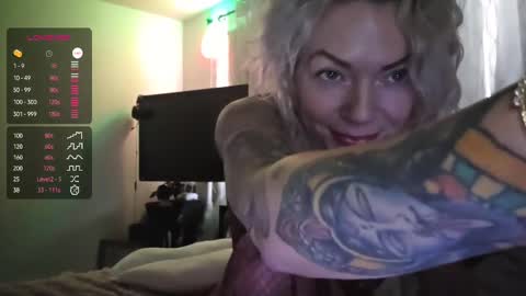 Yogiblondebangme online show from November 2025 04:29:01 PM