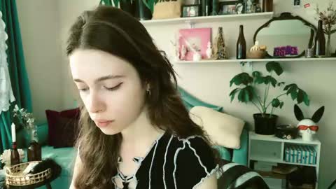 Snapshot of yoka_paradoxxx chatting on May 2026 06:19:01 AM yoka_paradoxxx online show from May 2026 06:19:01 AM