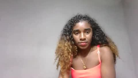 yolandrina05 online show from September 2025 06:10:01 PM