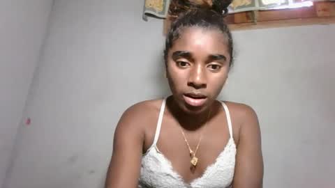 yolandrina05 online show from October 2025 09:46:02 AM