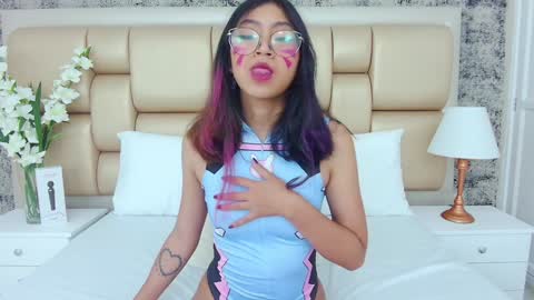 Yommi Winx online show from December 2024 08:03:02 PM