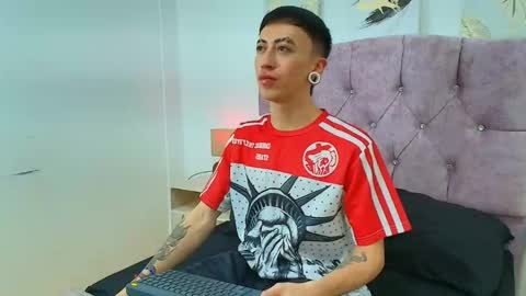 Snapshot of yoshua_smith chatting on March 2026 07:24:02 PM Yoshua Smith online show from March 2026 07:24:02 PM