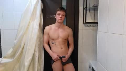 Snapshot of you_dream_ chatting on February 2026 01:43:02 AM you_dream_ online show from February 2026 01:43:02 AM