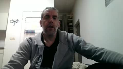 Snapshot of youdeservit chatting on February 2025 04:03:01 AM CrayZio online show from February 2025 04:03:01 AM