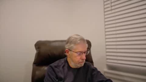 Colorado Guy Straight online show from November 2025 12:48:01 PM