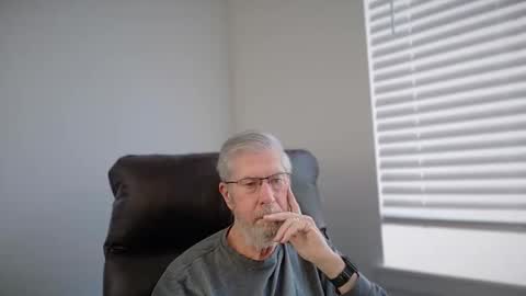 Colorado Guy Straight online show from December 2025 07:43:02 PM