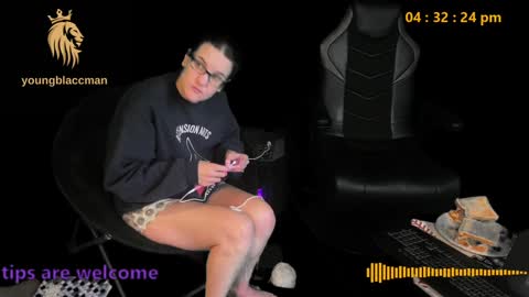 younblaccman6969 online show from January 2025 10:31:01 PM