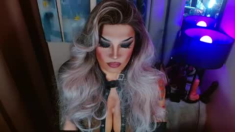 QUEEN MADISON  online show from May 2026 06:23:02 PM