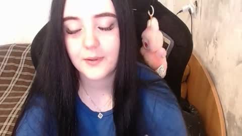 your_8a8y online show from September 2025 12:05:01 PM