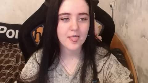 your_8a8y online show from October 2025 08:37:02 AM