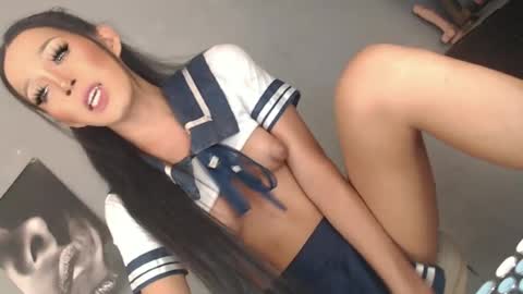 Snapshot of your_dirty_muse chatting on June 2026 01:48:02 PM LARA online show from June 2026 01:48:02 PM