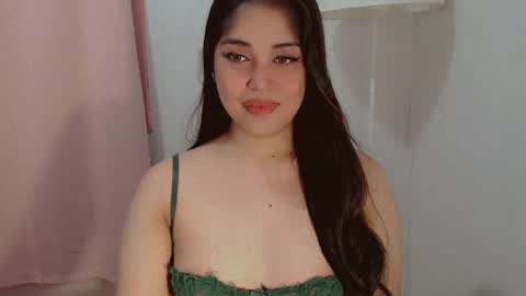 Snapshot of your_gwen22 chatting on November 2025 07:34:02 PM GWEN online show from November 2025 07:34:02 PM