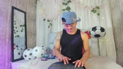 your_kitty_boy online show from June 2026 08:35:02 PM