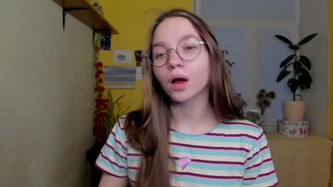 Leslie online show from December 2024 05:19:02 PM