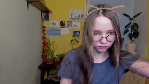 Leslie online show from December 2024 07:11:02 PM