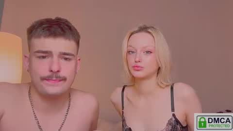 your_molly_mark online show from November 2025 07:15:02 PM