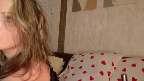 Snapshot of your_nylon_anna chatting on April 2026 04:48:01 PM Anna online show from April 2026 04:48:01 PM