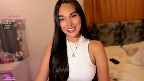 Miss Larah online show from March 2026 11:49:01 AM