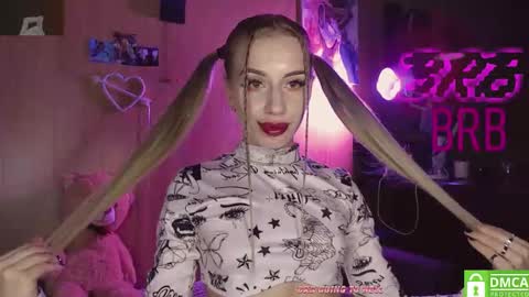 Alice  online show from December 2025 12:49:02 AM