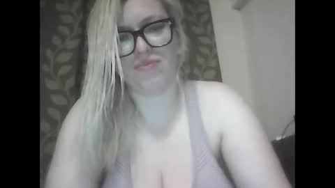 Snapshot of your_sinful_soul chatting on May 2026 07:11:02 PM Roxy online show from May 2026 07:11:02 PM