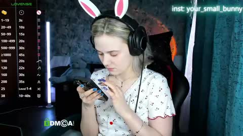 Snapshot of your_small_bunny chatting on May 2026 02:17:02 AM Molly online show from May 2026 02:17:02 AM