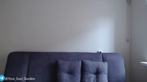 Snapshot of your_soul_garden chatting on June 2026 12:21:02 AM Zoe online show from June 2026 12:21:02 AM