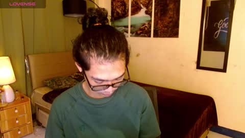 yourasiancarl online show from December 2025 12:32:01 PM