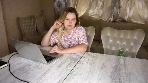 Snapshot of yourbabyhanna chatting on July 2026 06:05:01 AM yourbabyhanna online show from July 2026 06:05:01 AM