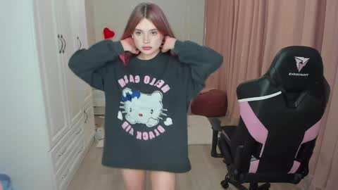 Snapshot of yourcassidy chatting on April 2026 05:50:01 PM Cassie online show from April 2026 05:50:01 PM