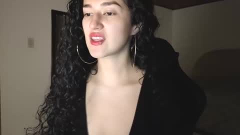 yourdreamgirl2025 online show from April 2026 12:09:02 AM