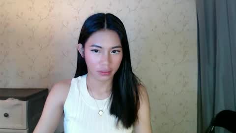 Snapshot of yourdreamgirlgwen chatting on May 2026 08:17:01 PM GWENI online show from May 2026 08:17:01 PM