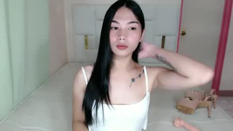 Snapshot of yourfantasy_girl chatting on July 2026 05:25:02 AM jenlie online show from July 2026 05:25:02 AM