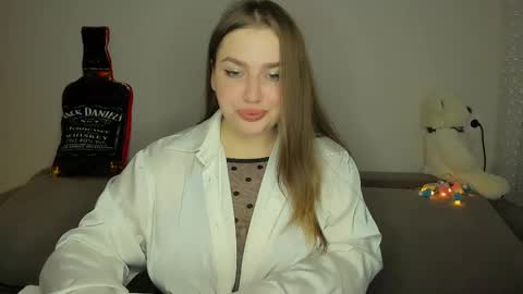 yourgem__ online show from February 2025 05:50:02 PM