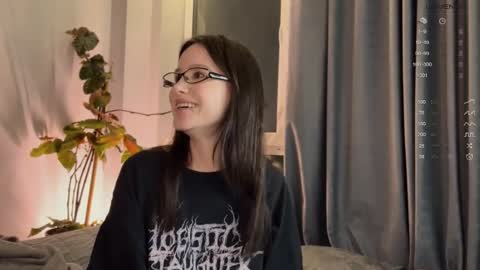 Aida online show from March 2025 03:45:02 PM