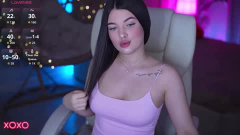 L O L A online show from March 2026 02:02:01 PM