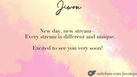 Snapshot of yourlovelykgirlfriend chatting on June 2026 10:23:01 PM J i w o n online show from June 2026 10:23:01 PM