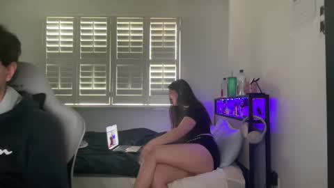 yourmila1 online show from February 2026 09:46:01 PM