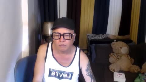 Snapshot of yournaughty_johnsmith chatting on June 2026 05:42:01 AM yournaughty_johnsmith online show from June 2026 05:42:01 AM
