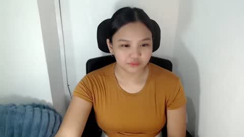 Snapshot of yournaughty_leigh chatting on June 2026 02:06:01 AM yournaughty_leigh online show from June 2026 02:06:01 AM