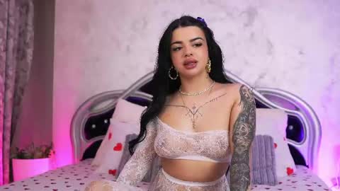 Snapshot of yournaughtyangel1 chatting on June 2026 04:05:01 AM Alicia online show from June 2026 04:05:01 AM
