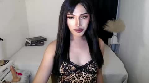 TIFFANY SUCKING QUEEN online show from April 2026 02:04:02 AM