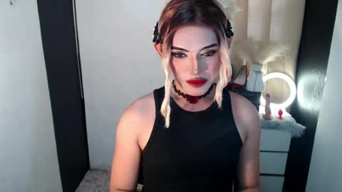 Snapshot of yournaughtykendal chatting on August 2026 03:19:01 AM TIFFANY SUCKING QUEEN online show from August 2026 03:19:01 AM